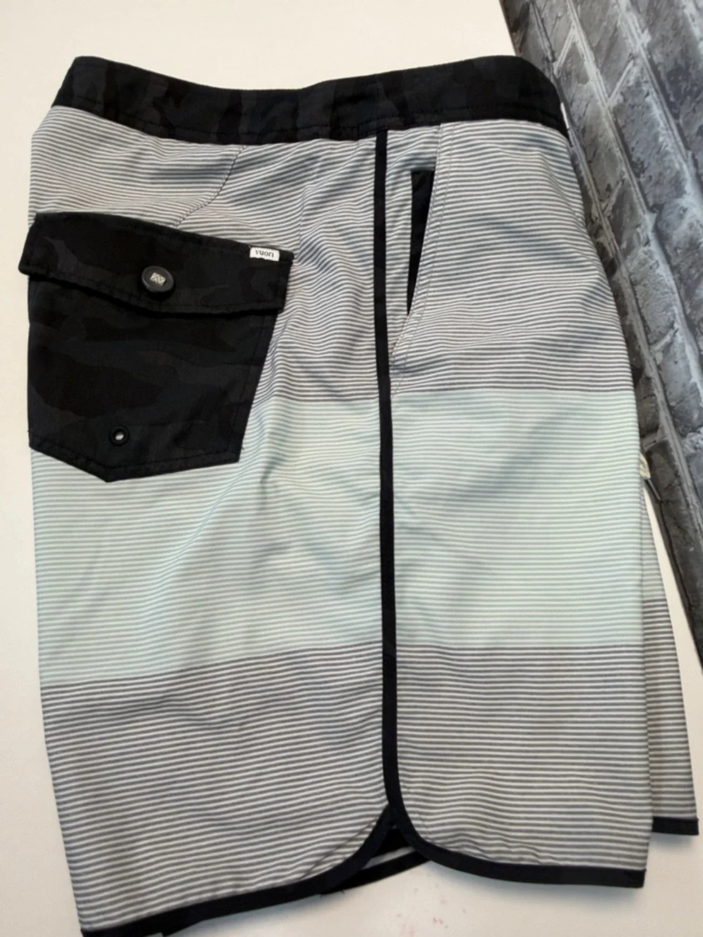 VUORI‎ Men’s Striped Boardshorts